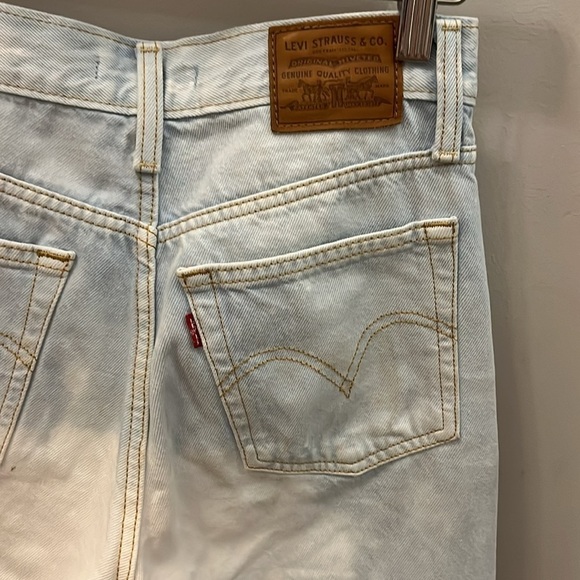 Levi’s Premium Wedgie Straight Jeans Light Blue Bleached Size 25 Button Fly - Picture 7 of 13